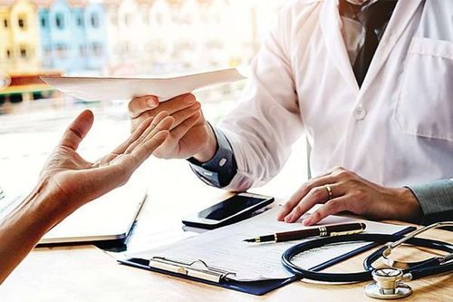 Người đàn ông 2 lần chữa khỏi ung thư nhờ phát hiện sớm triệu chứng