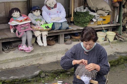 Ngôi làng hơn 300 búp bê ở Nhật, nhiều người đi qua rùng mình