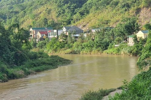 Nam sinh lớp 12 mất tích khi đi tắm sông
