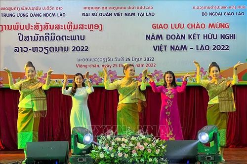 Tổ chức không gian giới thiệu 'Vẻ đẹp Việt Nam' tại Lào