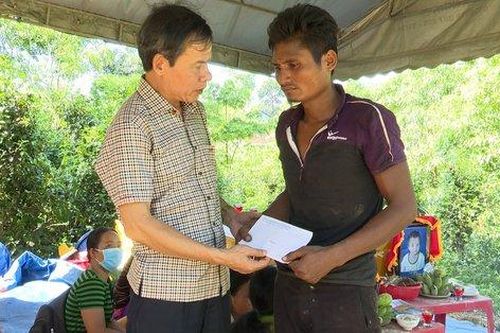Ăn thức ăn nghi là da và trứng cóc, 2 trẻ tử vong