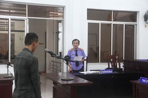 Lợi dụng nhà dân sơ hở để trộm cắp