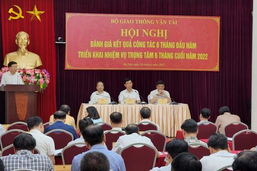 Hết nửa năm Bộ GTVT mới giải ngân được 34% kế hoạch vốn
