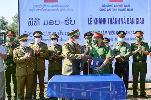 Những ngôi nhà góp phần tô thắm tình đoàn kết hữu nghị Việt – Lào