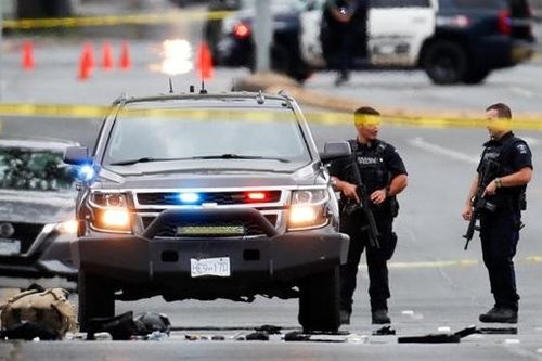 Canada: Đấu súng với tội phạm, 6 cảnh sát nhập viện
