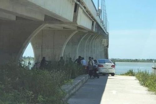 Điều tra nghi án đánh chết người rồi nhảy cầu tự tử