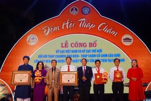 Tháp Chăm cổ được khai quật đầu tiên tại Việt Nam xác lập Kỷ lục Thế giới
