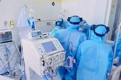 Nghệ An: Nhân viên y tế mòn mỏi chờ phụ cấp chống dịch