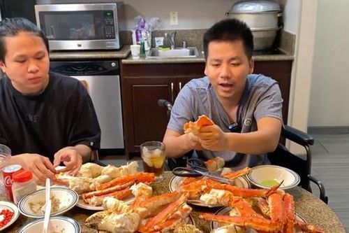 Hành trình kéo chân của YouTuber Khoa Pug: Mua cua hoàng đế về ăn mừng sau khi cao thêm 1 cm