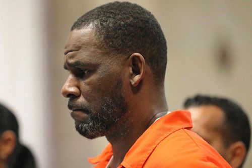 Nam ca sĩ R. Kelly lãnh án 30 năm tù