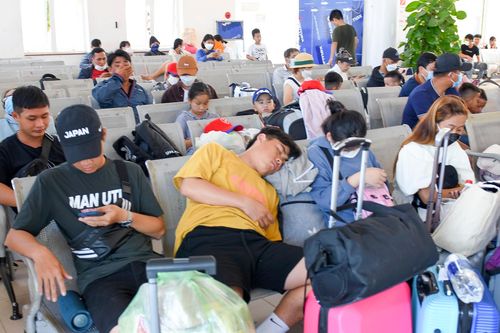 Du khách đi Lý Sơn vạ vật vì độc quyền tàu cao tốc