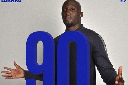 CĐV Chelsea bực bội với số áo của Lukaku tại Inter