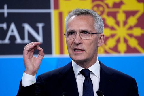 NATO đính chính tuyên bố 300.000 lính trong tình trạng cảnh báo cao