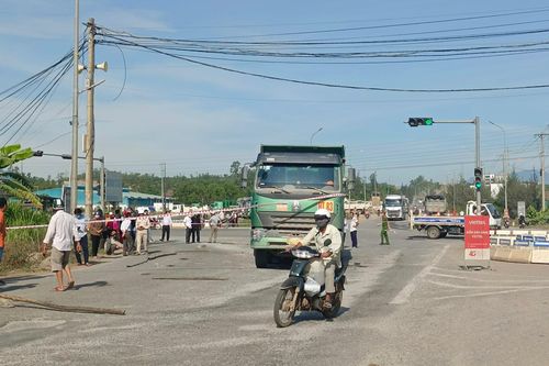 Quảng Ngãi: Tài xế lái xe bỏ chạy sau khi tông chết người