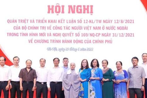Triển khai toàn diện và mạnh mẽ công tác người Việt Nam ở nước ngoài