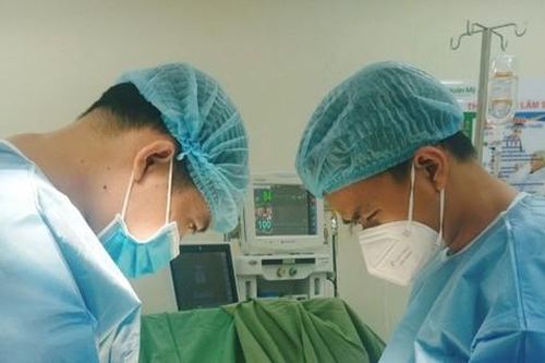 Cấp cứu thành công một nạn nhân bị mất hoàn toàn da dương vật do máy quấn
