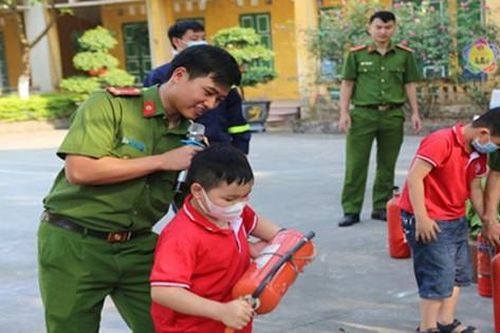Giáo dục pháp luật: Gia đình, nhà trường phải tiên phong