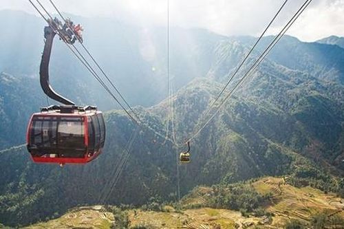 Cáp treo lên đỉnh Fansipan hoạt động trở lại