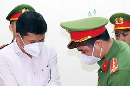 Bắt, khám xét nhà cựu Giám đốc CDC Bình Phước liên quan vụ kit test Việt Á