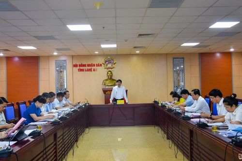 Ban Kinh tế - Ngân sách HĐND tỉnh thẩm tra các tờ trình, dự thảo Nghị quyết trình tại Kỳ họp thứ 7