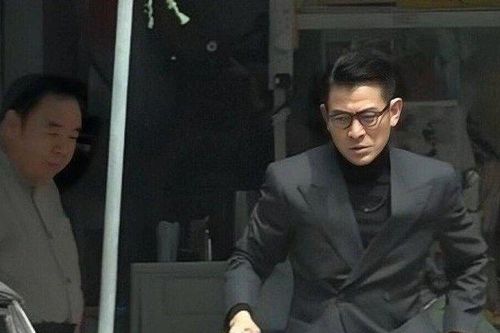 Xuất hiện hình ảnh Lưu Đức Hoa tất bật trên phim trường dự án phim mới