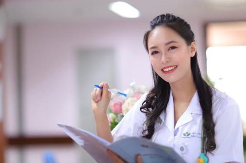 Nữ bác sĩ duyên dáng, tận tâm với phương châm 5T trong thời đại 4.0