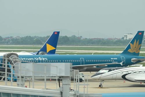 Bộ GTVT yêu cầu chấn chỉnh tình trạng chậm, hủy chuyến bay