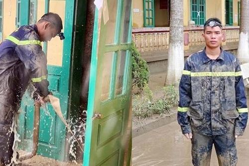 Chiến sĩ binh nhì không ngại nguy hiểm đưa học sinh vùng sạt lở đến nơi an toàn
