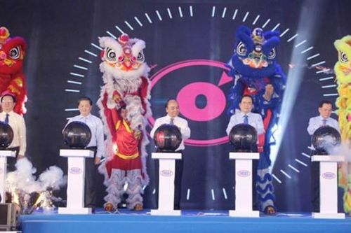 Chủ tịch nước Nguyễn Xuân Phúc dự lễ khánh thành nhà máy điện gió