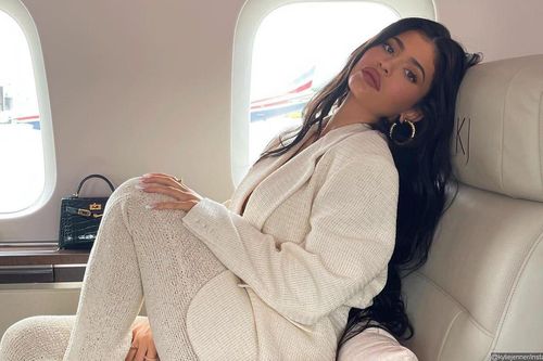 Phi cơ riêng hạng sang của chị em Kylie Jenner