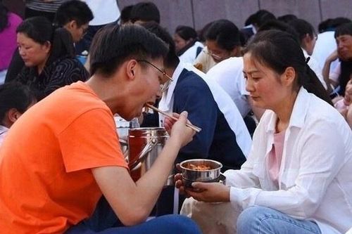 Lò luyện thi ở Trung Quốc chật cứng sau khi có kết quả thi đại học