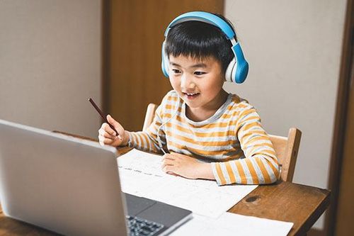 Mỹ mở trường học trực tuyến từ năm học 2023