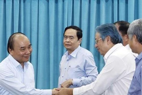 Hình ảnh Chủ tịch nước Nguyễn Xuân Phúc làm việc với lãnh đạo tỉnh Bến Tre