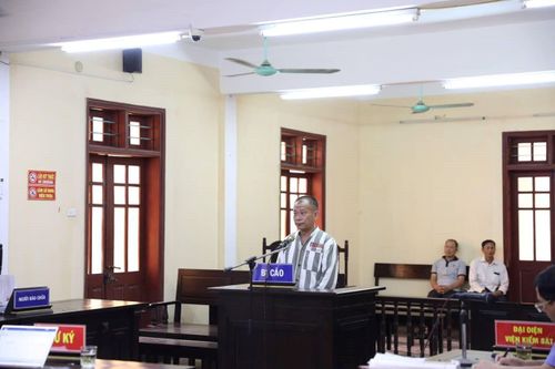 Hai cậu cháu làm giả giấy tờ để lừa vay tiền