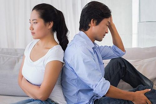 Rạn nứt hôn nhân từ khi nhà xuất hiện người thứ 3