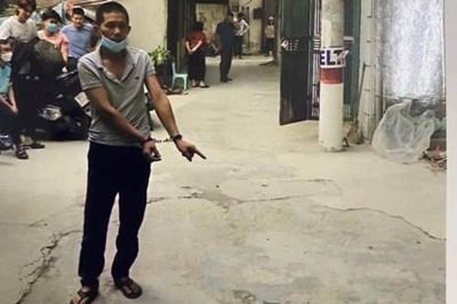 Vừa đi cai nghiện về, mua 30 nghìn xăng đốt nhà có 5 người thuê bên trong