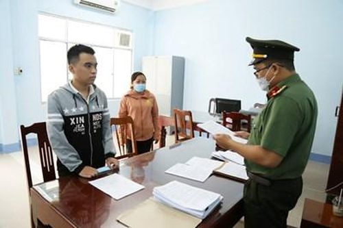 Khởi tố đối tượng tổ chức cho người khác trốn đi nước ngoài