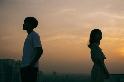 Trong bữa cơm, vợ bỗng nói một chuyện khiến tôi bàng hoàng, không ngờ cô ấy có ý định đáng giận đến thế!