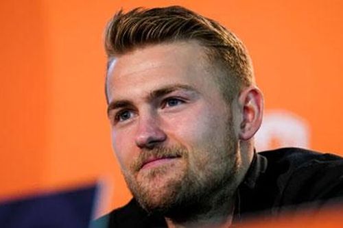 Juventus giảm giá bán De Ligt cho Chelsea
