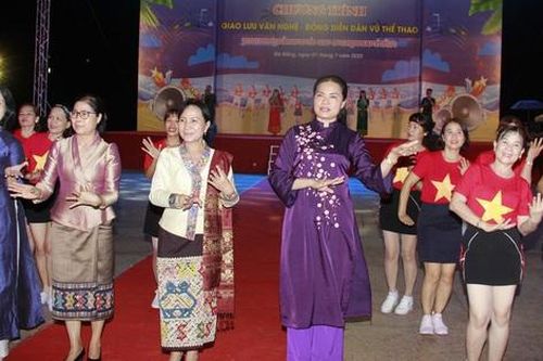 Đà Nẵng: Gần 1.000 phụ nữ tham gia đồng diễn dân vũ thể thao