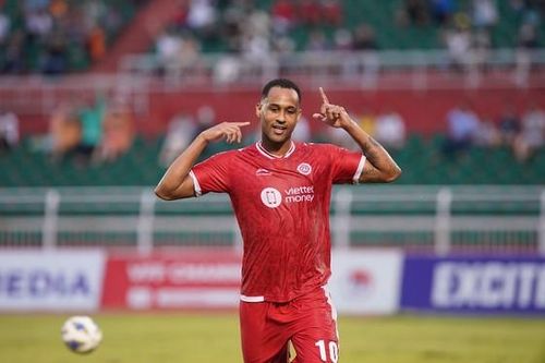 Viettel FC đi tiếp ở AFC Cup 2022, Đức Chiến nhập viện