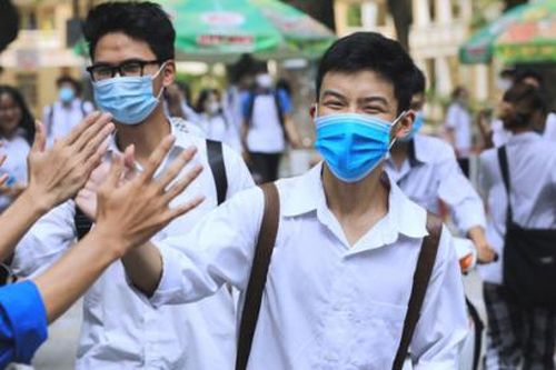Chính sách nổi bật tháng 7: Điều chỉnh hàng loạt lệ phí, tăng lương tối thiểu vùng