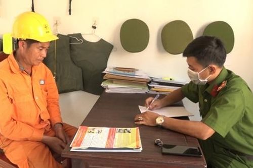 Giả dạng nhân viên ngành điện trộm cắp vật tư thiết bị điện