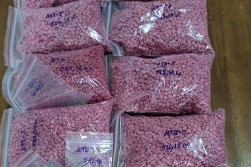 Bắt giữ đối tượng vận chuyển trái phép 12.000 viên ma túy