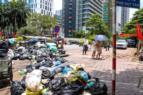 Sở Tài nguyên và Môi trường Hà Nội: Ùn ứ rác ở nội đô là do trời mưa