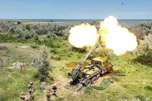 Pháo tự hành Bogdana Ukraine thể hiện sức mạnh khiến quân đội Nga phải rút khỏi Đảo Rắn?