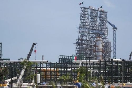 Nhà máy lọc dầu lớn nhất Mexico đã mở cửa nhưng chưa đi vào hoạt động