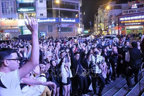 Đà Lạt: Người dân chen chân thưởng thức 'Đại tiệc âm nhạc'