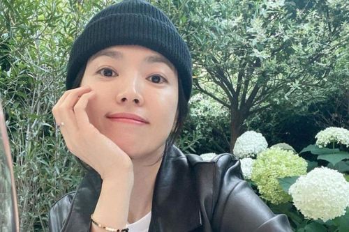Song Hye Kyo khoe visual như gái 18 ở trời Tây giữa tin tái hợp Song Joong Ki