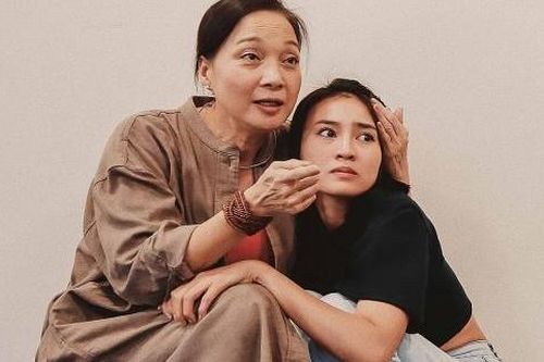 NSND Lê Khanh tiết lộ việc dạy nghề cho 2 'sao' trẻ